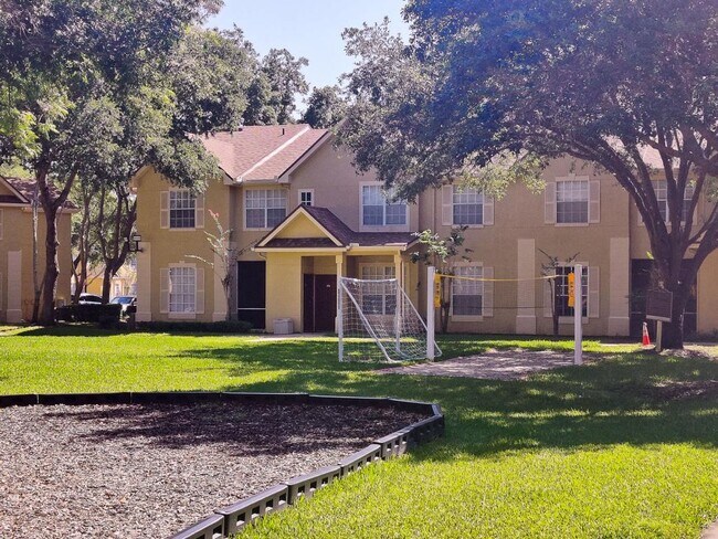 Building Photo - 858 Grand Regency Pointe