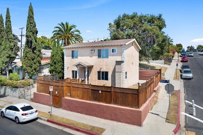 Building Photo - 1686 S Rimpau Blvd