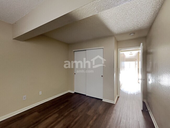 Building Photo - 2108 Hibbard Ln