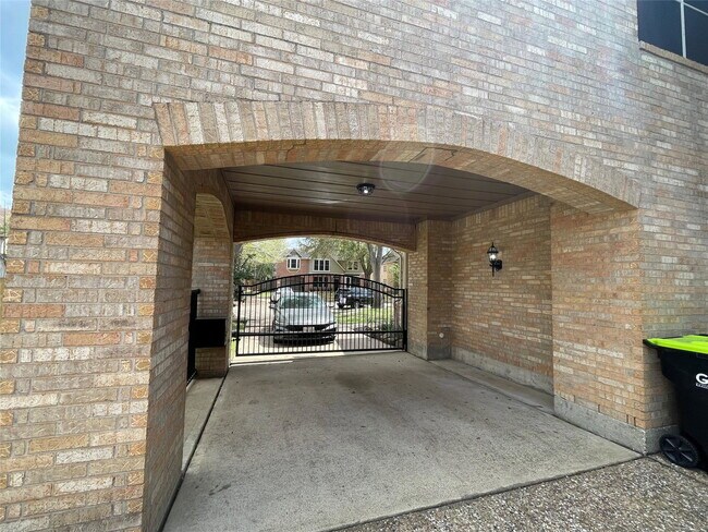 Building Photo - Velasco Court, Sienna, TX 77459 - 4 BR 3.5 BA single-family home