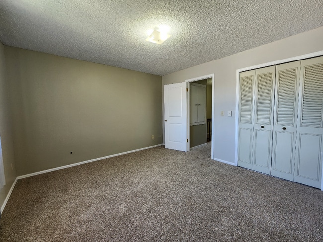 Building Photo - 55 Castle Royal Dr