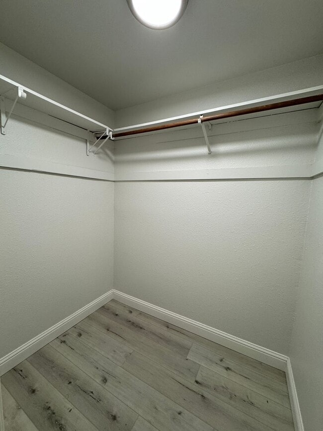 Building Photo - Beautifully Remodeled 3-Bedroom Home in Prime Los Banos Location!