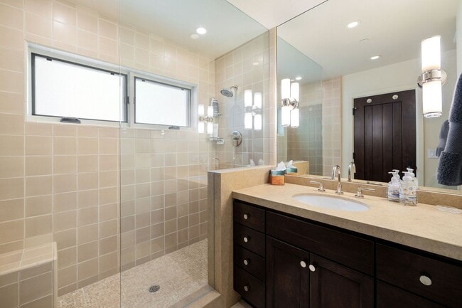 Building Photo - Tahoe Elegance