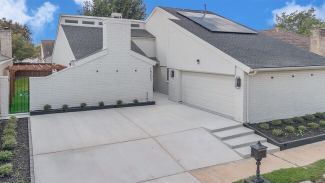 Building Photo - 14223 Stokesmount Dr