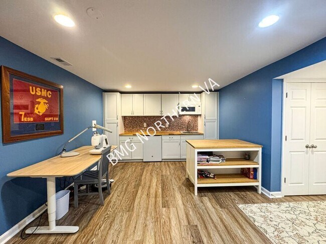 Building Photo - 4800 Occoquan Overlook