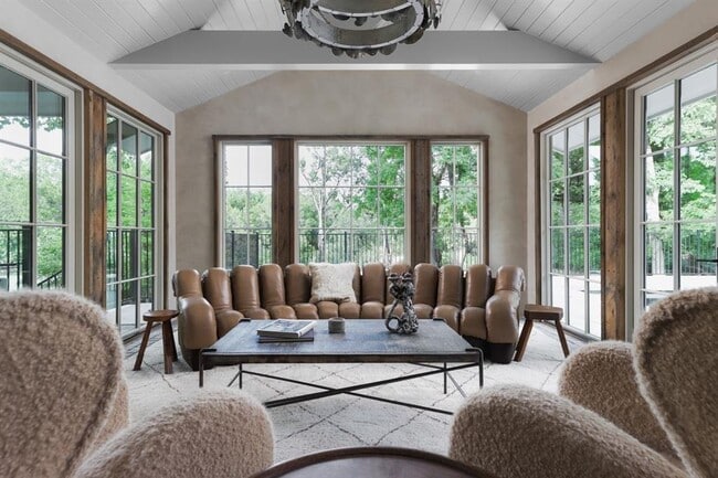 Building Photo - 506 Konstanty Cir