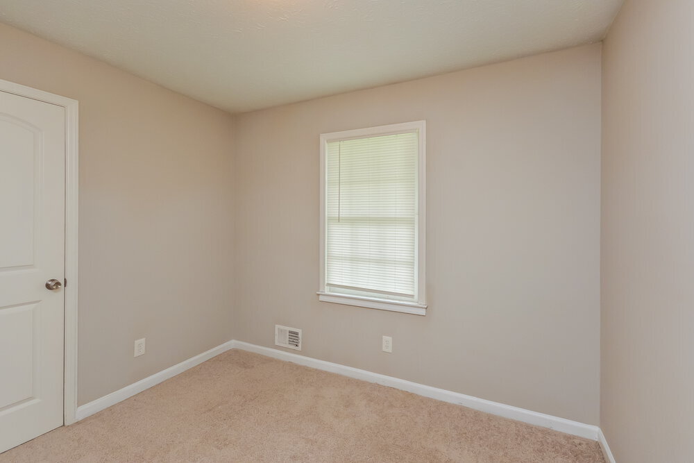 Building Photo - 583 Lakeridge Cir SE