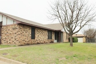 Building Photo - 1110 Curtis Dr