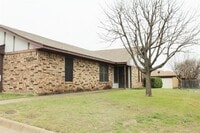 Building Photo - 1110 Curtis Dr