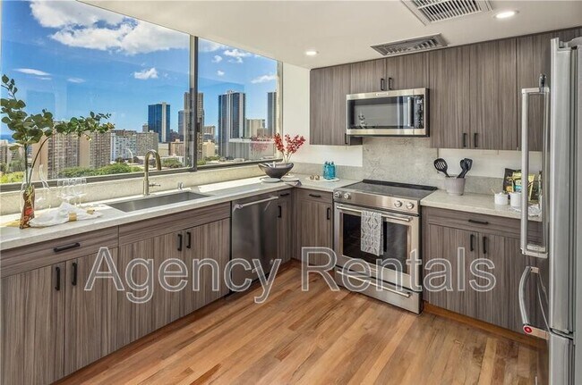 Building Photo - 1114 Punahou St