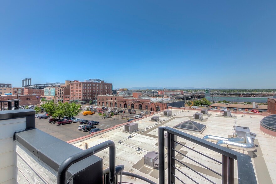 Outside staircase. - 2345 Walnut Street Unit 17