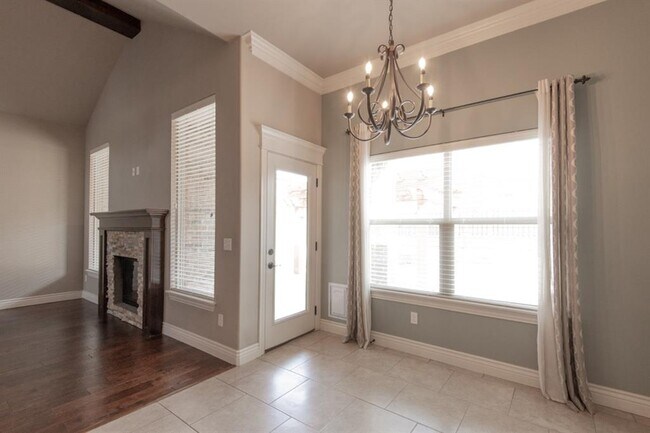 Building Photo - 2124 Newbrook Dr
