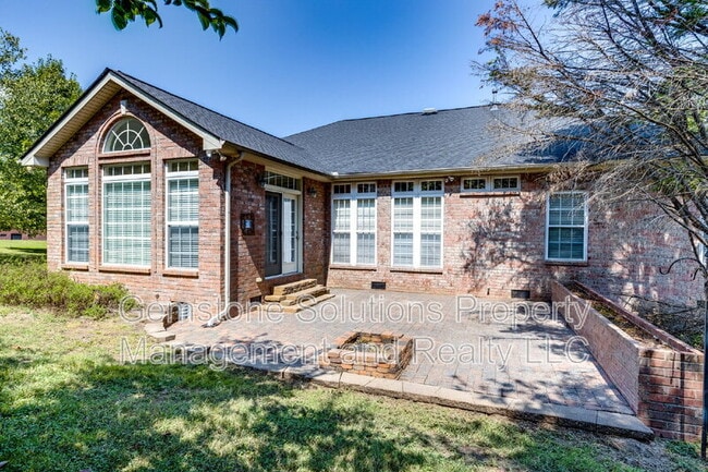 Building Photo - 756 Rolling Fork Dr