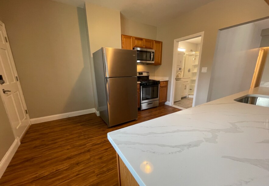 Building Photo - 227 Holland St