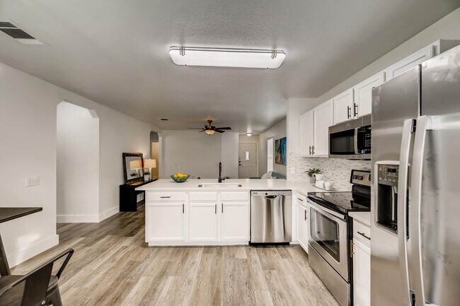 Building Photo - 1604 Anise Dr