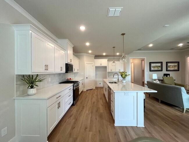 Building Photo - 7123 Alexander Dr