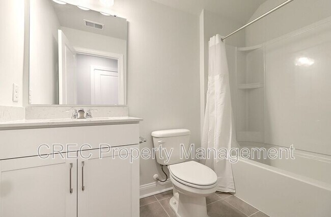Building Photo - 166 Whaler Ave