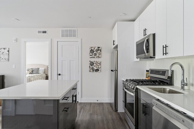 Building Photo - 50 Stedman St