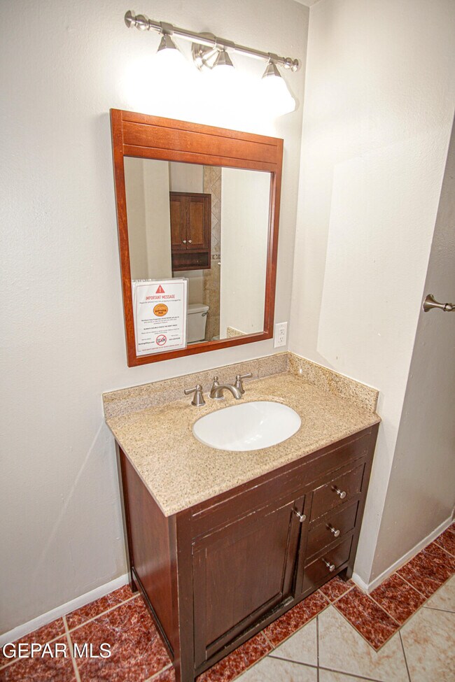 Building Photo - 5125 Round Rock Dr