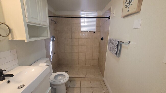 Building Photo - 128 St Francis Ave