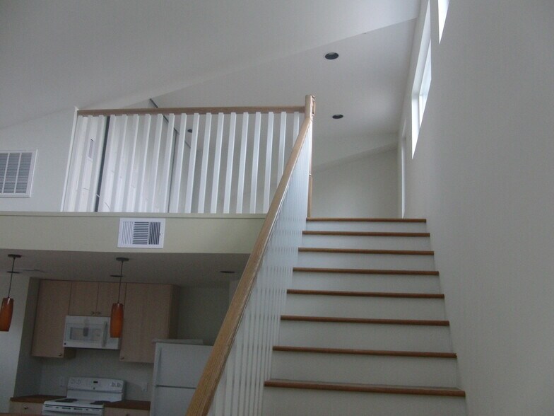 Building Photo - 1703 Oxford St