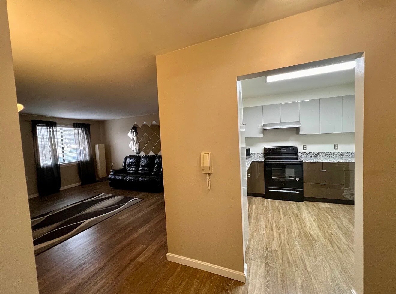 Building Photo - 30 Daniels St