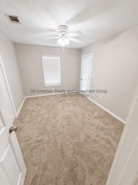 Building Photo - 507 Rush Park Cir