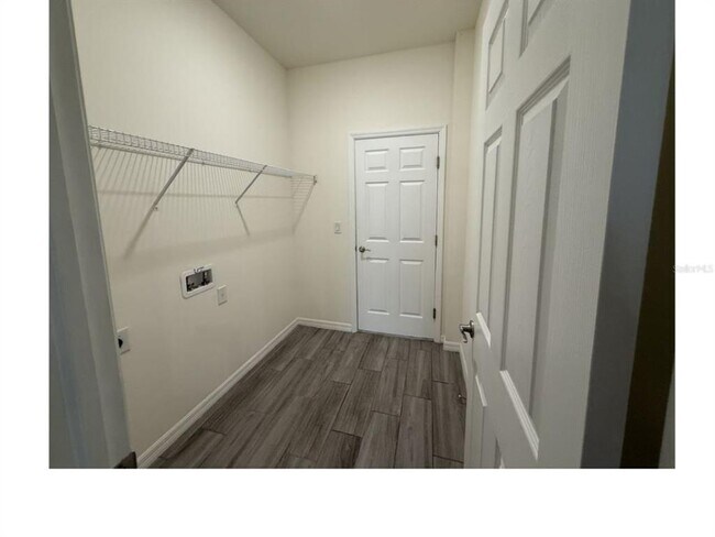 Building Photo - 397 Baytree Dr