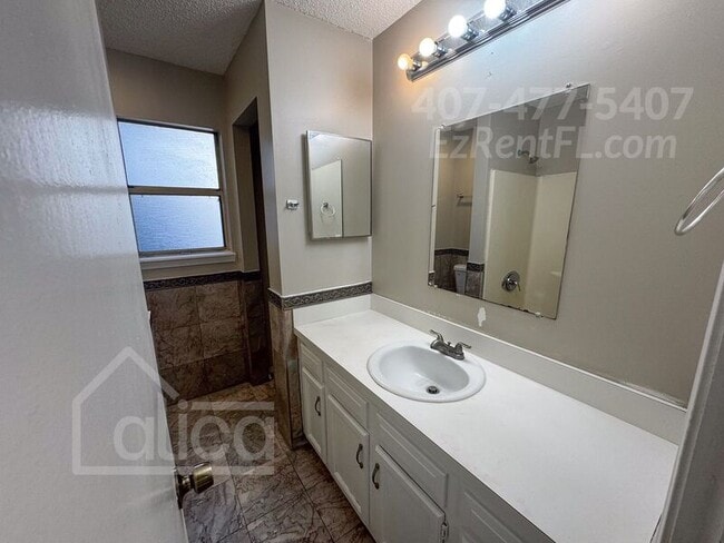 Building Photo - 3958 Victoria Landing Dr N