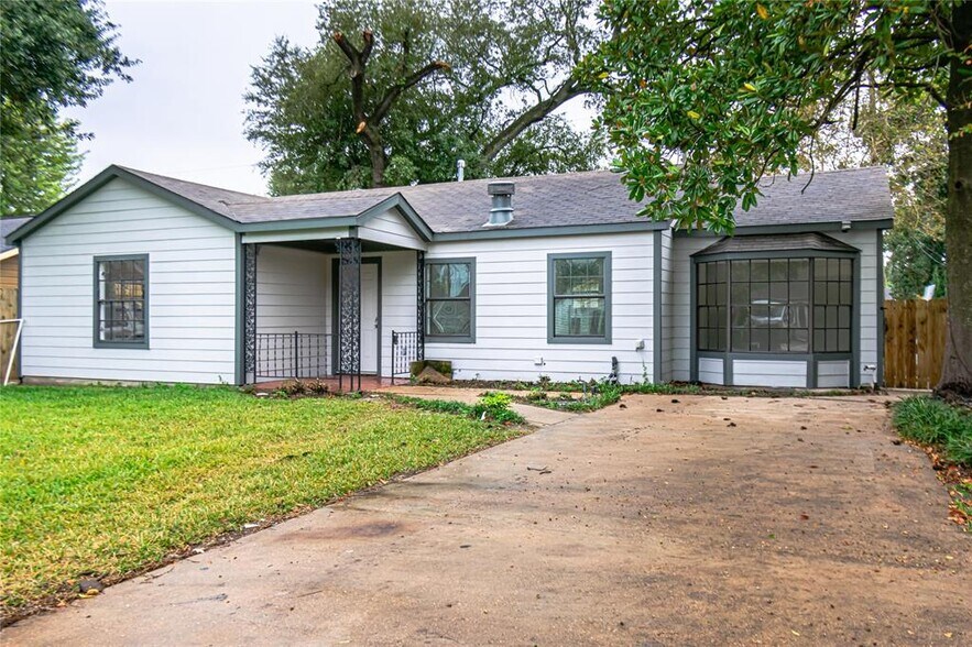 Building Photo - 122 Obion Rd