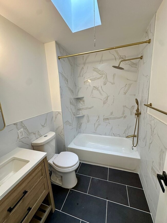 Building Photo - Fully renovated, bright, and spacious 3-bedroom, 1.5-bath home in an amazing location.