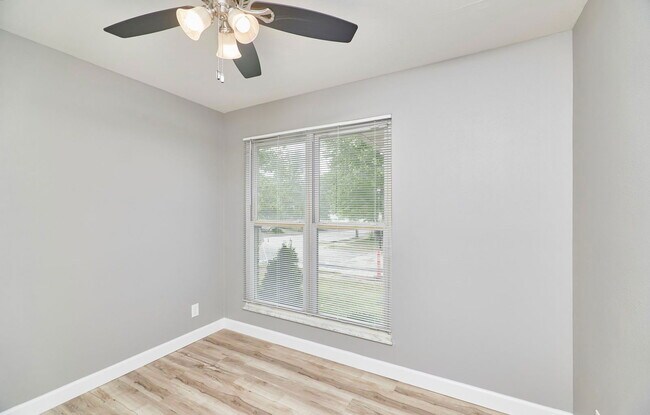 Building Photo - 11003 Fawnhaven Dr