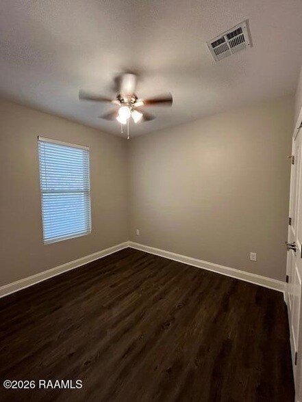 Building Photo - 118 Millie Park Dr