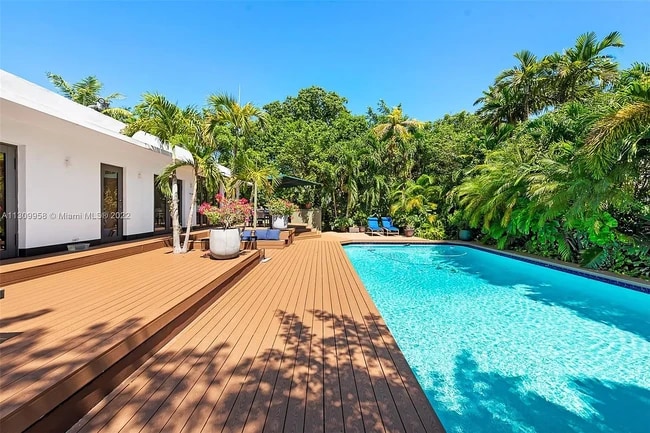 Building Photo - 2815 Regatta Ave