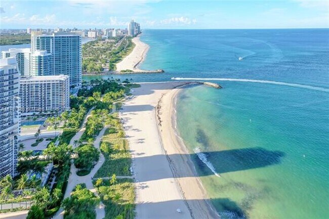 Building Photo - 10201 Collins Ave