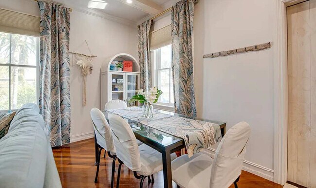 Building Photo - 120 Angela St