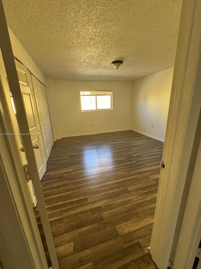 Building Photo - 14910 SW 82nd Terrace