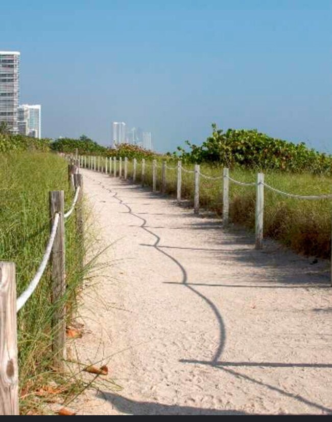 Walking path along the beach - 9248 Collins Ave