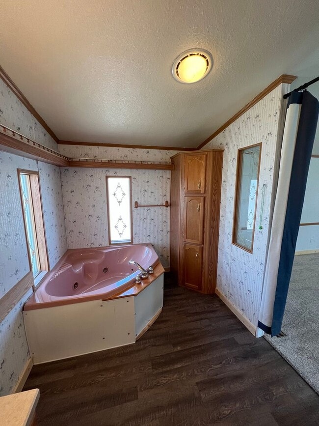 Building Photo - 2 Bedroom 2 Bath Updated Mobile Home in Cliffview Mobile Home Park. Very well kept-up area.