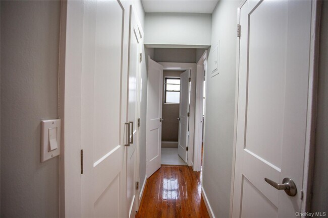 Building Photo - 470 E Broadway