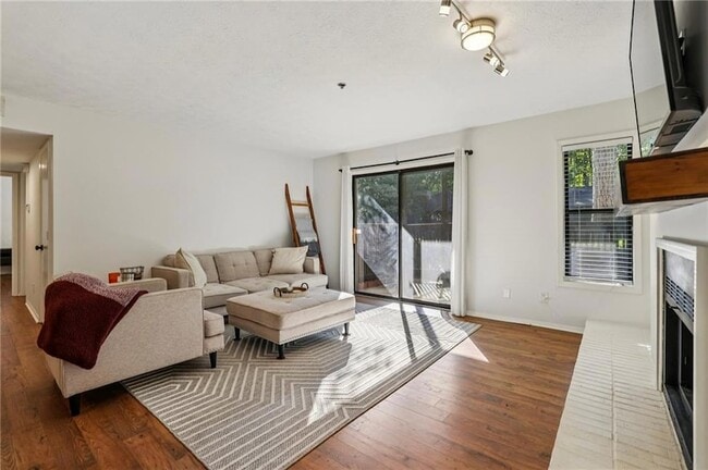 Building Photo - 1602 Cumberland Ct SE