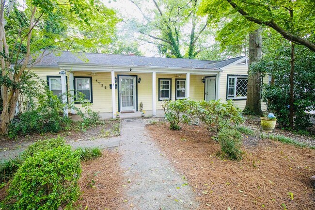 Building Photo - 3 Bedroom, 2 Bathroom in the Forest Acres Area - Available July 2026!