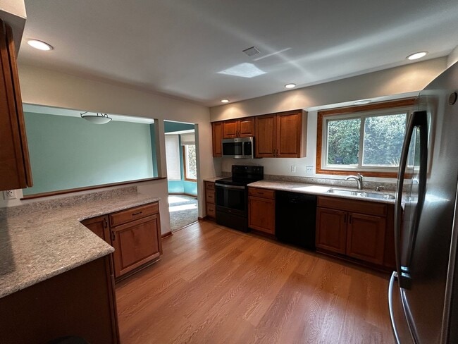 Building Photo - 4 Bedroom Home in Ann Arbor School District