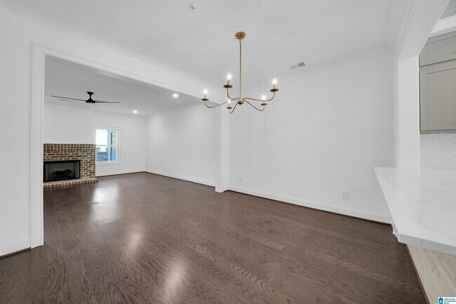 Building Photo - 4228 Oakview Ln