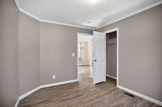 Building Photo - 318 Souther Rd