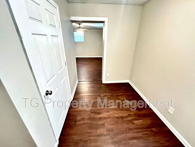 Building Photo - 8214 Herlong Rd