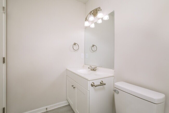 Building Photo - 746 Brewers Glynn Ct