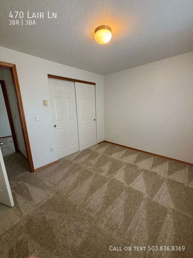 Building Photo - 470 Lair Ln