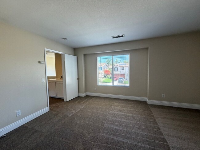 Building Photo - Two-story home in Eastlake