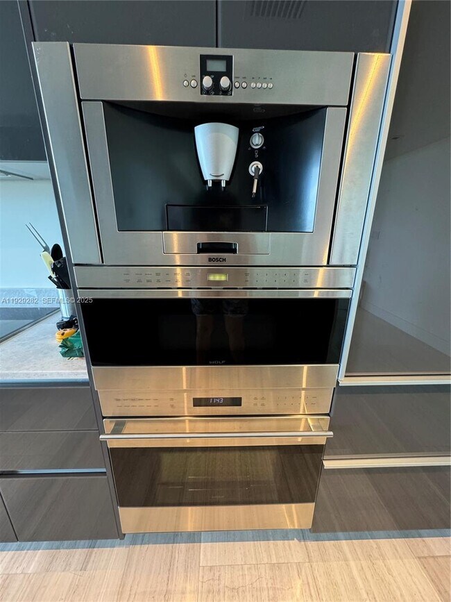 Building Photo - 1451 Brickell Ave